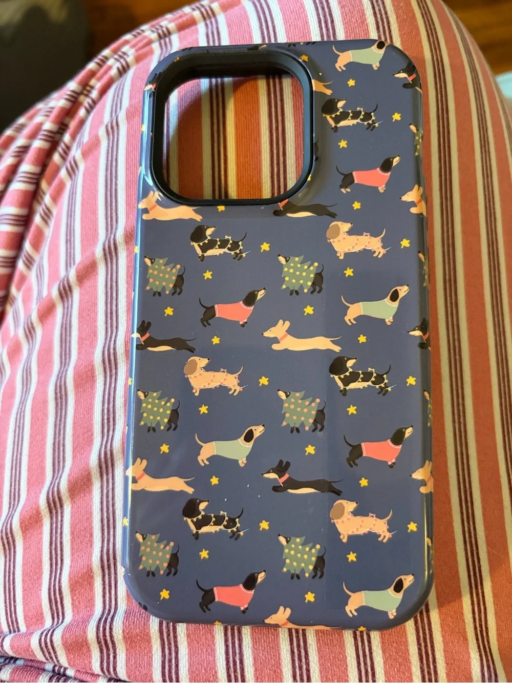 iPhone 15 pro dachshund case, holiday theme, doxies, wiener dog, Christmas